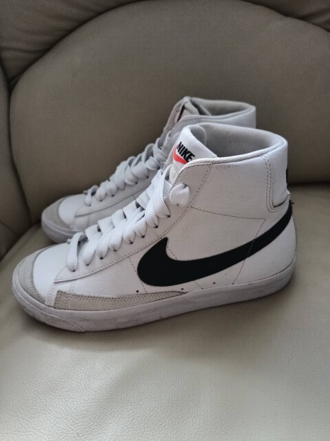 Nike Blazer MID 40-es cip!