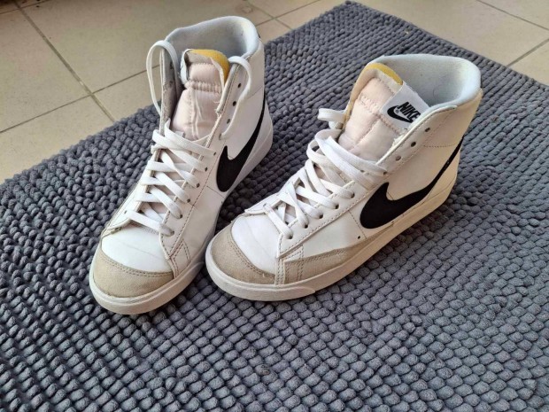Nike Blazer Mid 77
