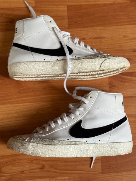 Nike Blazer Mid 77