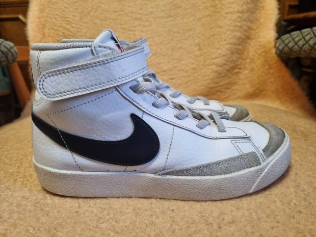 Nike Blazer Mid 77 br cip 35 - s