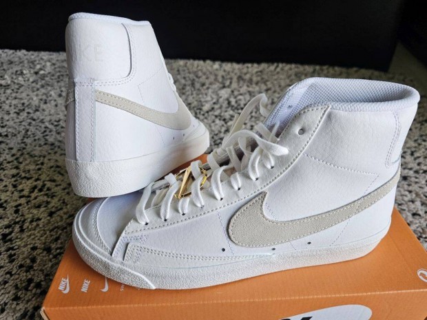 Nike Blazer Mid 77 fehr 41-es br utcai cip. Teljesen j, eredeti ci