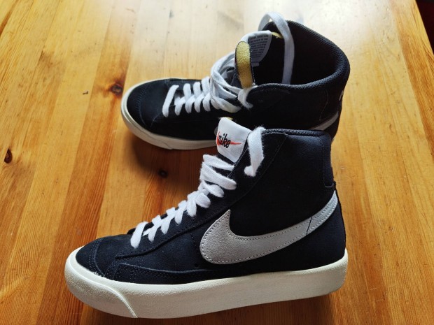 Nike Blazer Mid '77