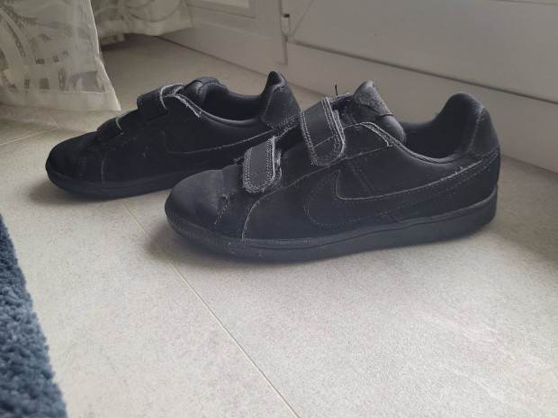 Nike Court Royale Nyersbőr Sneakers (31)