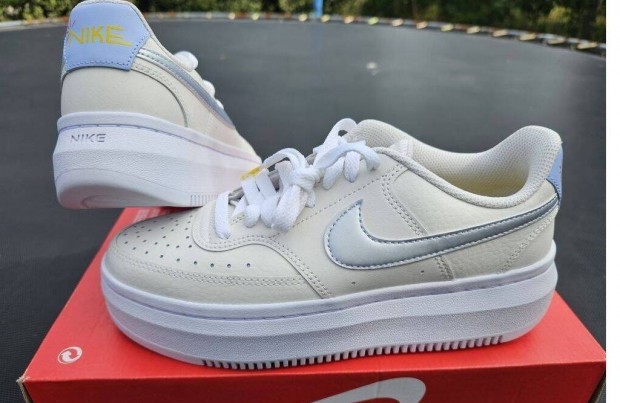 Nike Court Vision Alta 39-es fehér bőr utcai cipő. Teljesen új, eredet