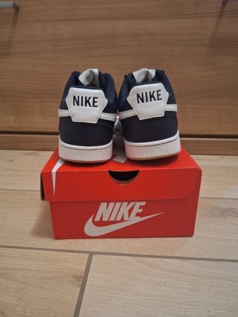 Nike Court Vision Low