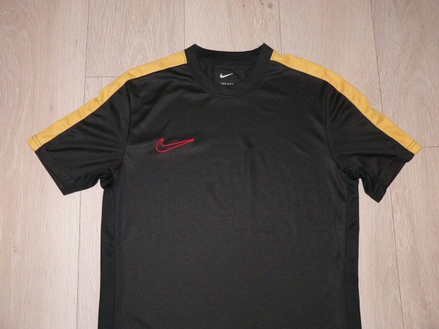 Nike Dri-Fit rövid ujjú póló (M)