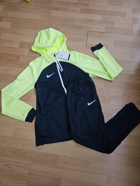 Nike Dry Academy szett frfi 