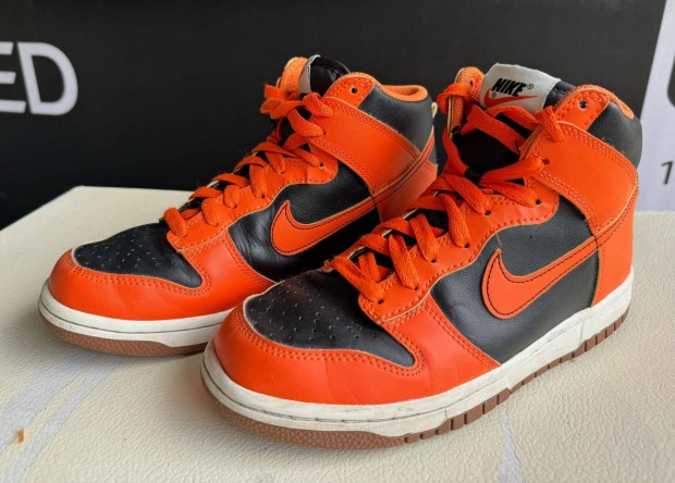 Nike Dunk High 38-as cip narancs-fekete