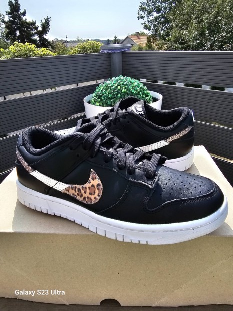 Nike Dunk Low SE (37.5)