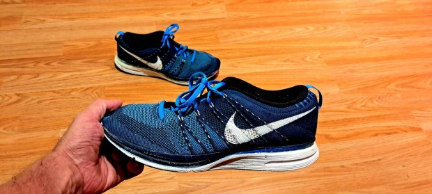 Nike Flyknit Trainer, szép és könnyű 44-es sportcipő