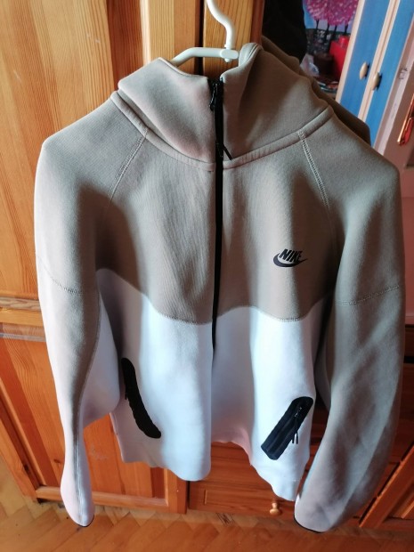 Nike Hoodie, kapucnis sportos pulver 