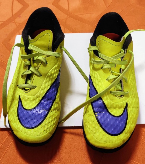 Nike Hypervenom 37.5-es gyerek mfves focicip 