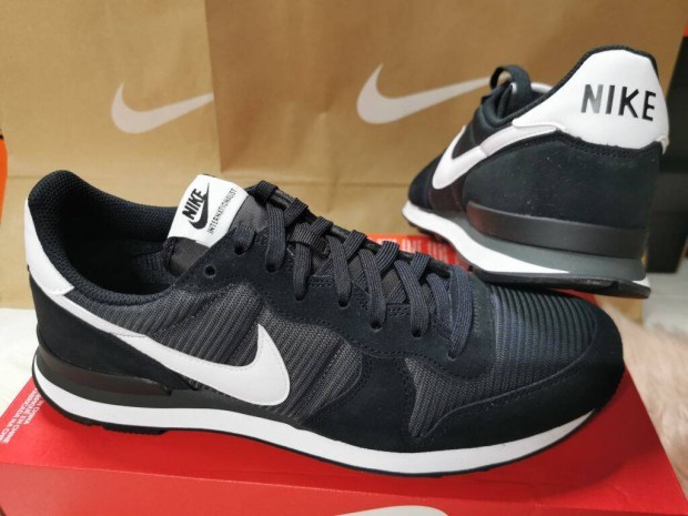 Nike Internationalist 44.5-es fekete utcai cip. Teljesen j, eredeti