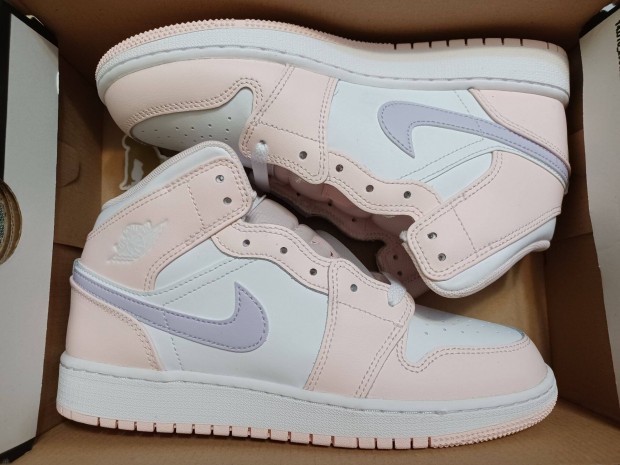 Nike Jordan 1 Mid GS 38.5; 40-es méret
