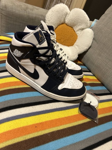 Nike Jordan 1 Mid White Metallic Gold Obsidian