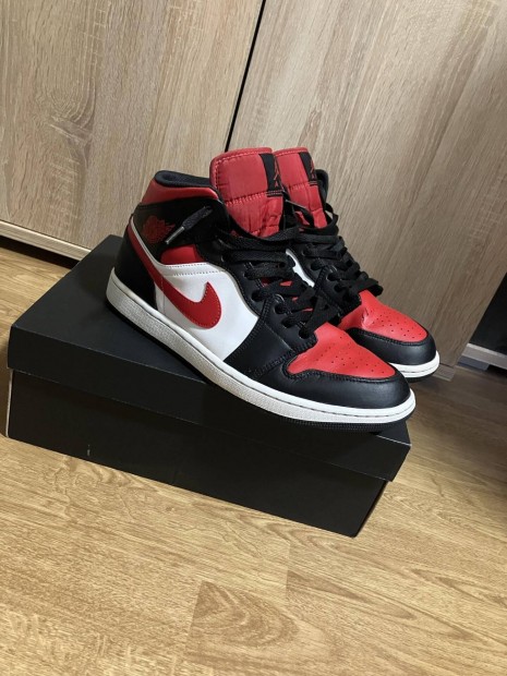 Nike Jordan 1 Mid 