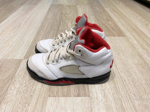 Nike Jordan 5 Retro sportcip 31.5 -es