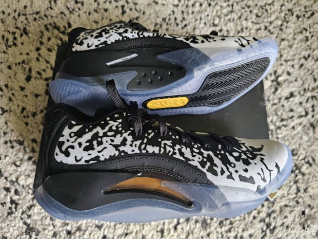 Nike Jordan Zion 3 black&white 38-as kosaras cipő. Teljesen új, eredet