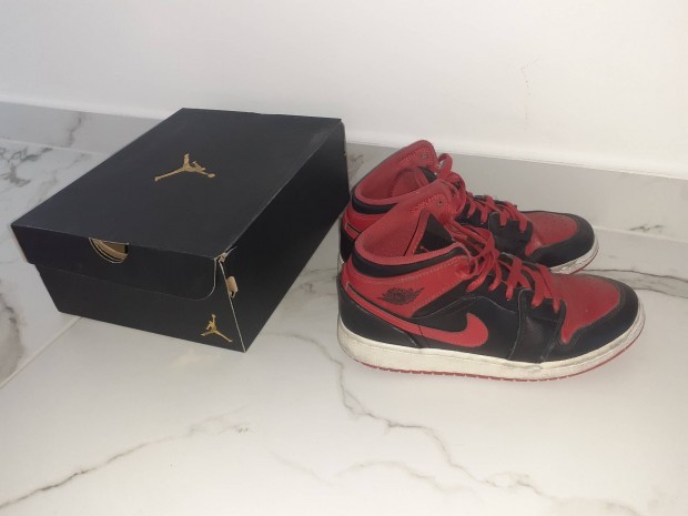 Nike Jordan cipő 35-ös szép állapotban