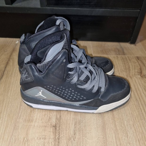 Nike Jordan cip magasszr 38 alig hasznlt