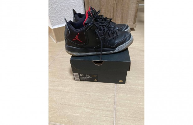Nike Jordan courtside 23 cip 39-es mret - 14 999 Ft + pkg