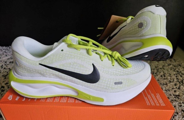 Nike Journey Run 44 és 44.5-es kényelmes sport cipő. Teljesen új