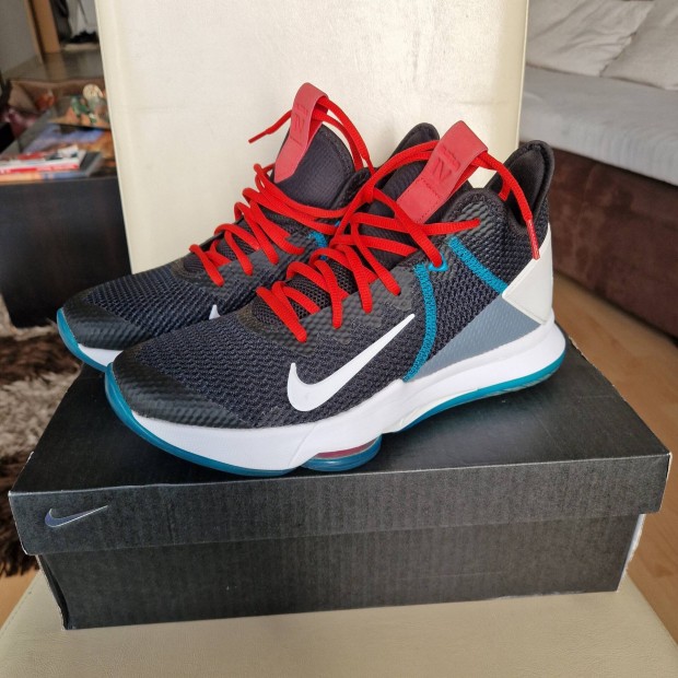 Nike Lebron James Witness IV frfi cip sneaker kosrlabda