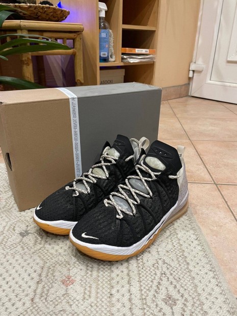 Nike Lebron XVIII "Black-White Gum"