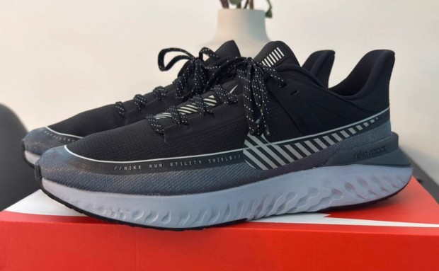 Nike Legend React 2 Shield futócipő
