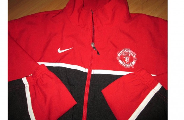 Nike Manchester United fels, dzseki, pulcsi, mez