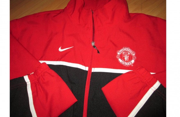 Nike Manchester United fels, dzseki, pulcsi, mez