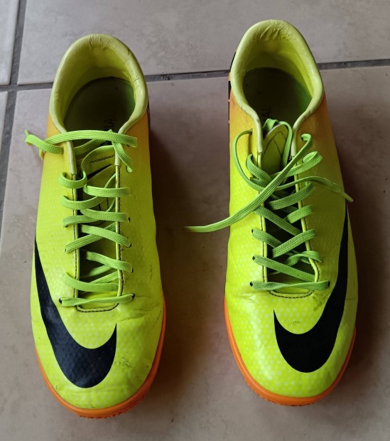 Nike Mercurial Victory IV terem focicipő eladó