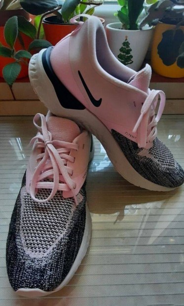 Nike Odyssey React Flyknit2 ni cip - 38,5