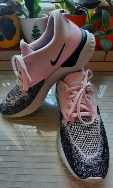 Nike Odyssey React Flyknit2 ni cip - 38,5