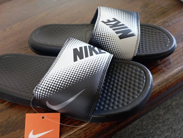 Nike Papucs 