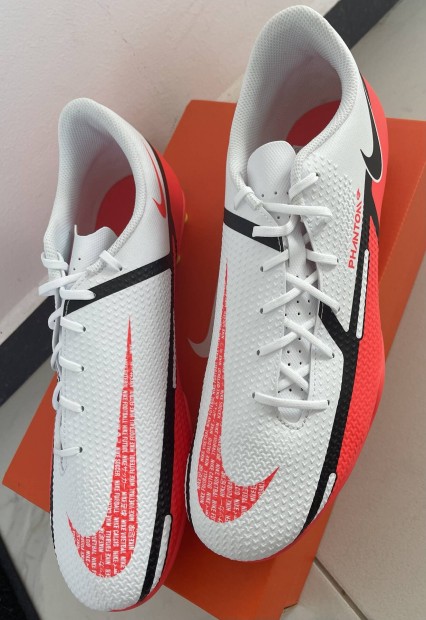 Nike Phantom GT2 Club Fg/Mg futballcip