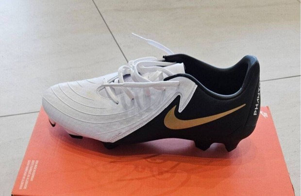 Nike Phantom Gx II Academy 41-es stoplis (j)