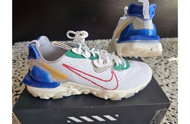 Nike React Vision frfi 42-es utcai cip. Teljesen j, eredeti cip