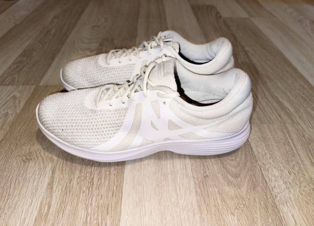 Nike Revolution sportcipő 46 -os
