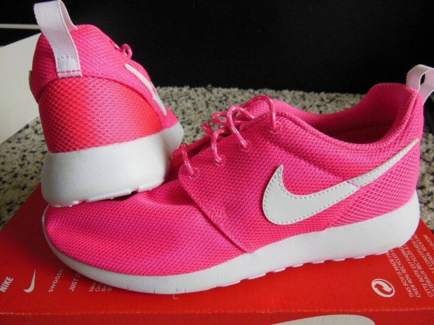 Nike Roshe One pink 38-as knny utcai cip. Teljesen j, eredeti cip