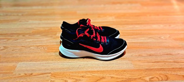 Nike Running, szép, újszerű, strapabíró és könnyű 44-es futócipő
