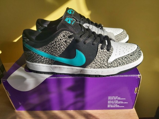 Nike SB Dunk low pro Atmos elephant print