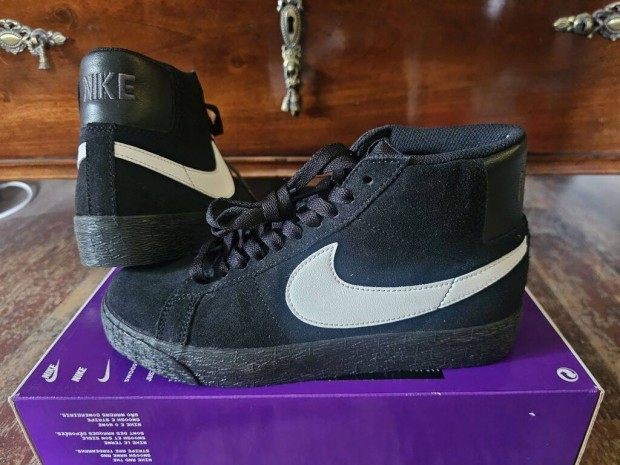 Nike SB Zoom Blazer Mid fekete 38.5-es utcai cipő. Teljesen új, eredet