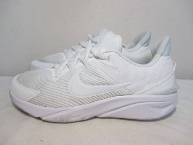 Nike Star Runner 4 Triple White sportcip 38-as