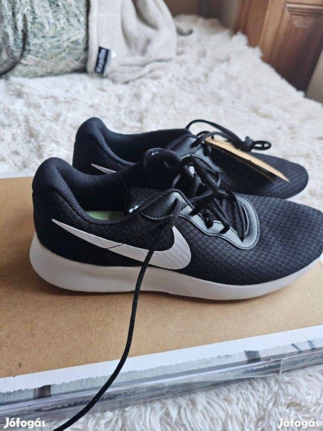 Nike Tanjun M DJ6258-003 cip fekete j cimks 44-es mret Ha szeretn