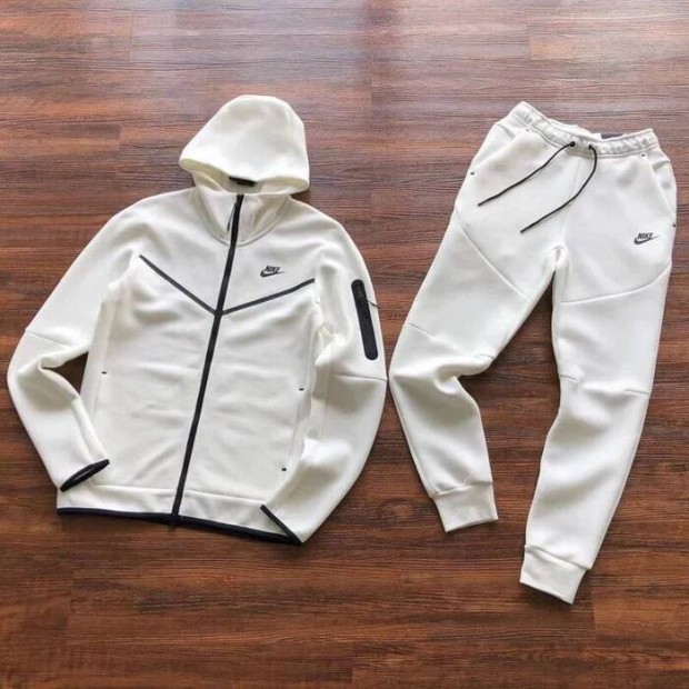 Nike Tech Fleece elad!