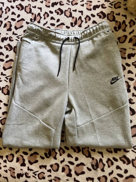 Nike Tech Fleece nadrg M-es mretben vadi j 