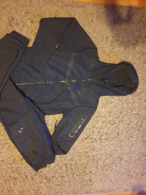 Nike Tech Fleece szettek.