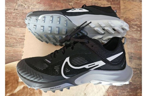 Nike Zoom Terra Kiger 8 fekete 44-es terep fut cip. j