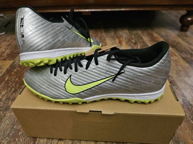 Nike Zoom Vapor 15 Academy TF férfi 40 40.5 és 44-es műfüves foci cipő
